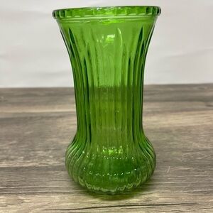 Vintage E.O. Brody Co. Emereld Green Glass Vase 6”